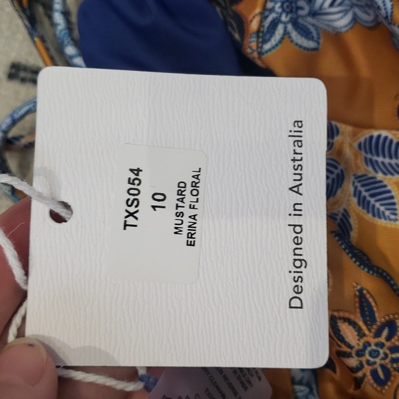 One piece swimsuit - Picture 6 of 8